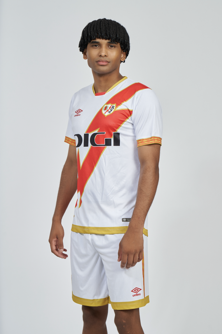 UMBRO RAYO VALLECANO HOME 23 24 JERSEY CON DORSAL