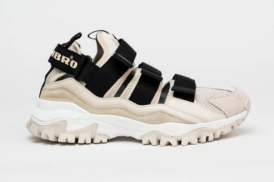 Chinelo Umbro Bege feroz / preto