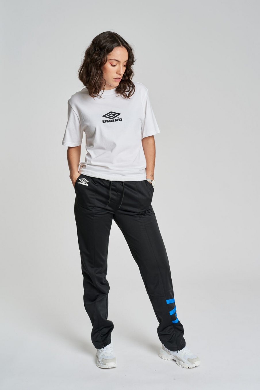 C20026-JJZ-CLASSICO 2.0 BOYFRIEND TEE - WMNS BRIGHT WHITE / BLACK