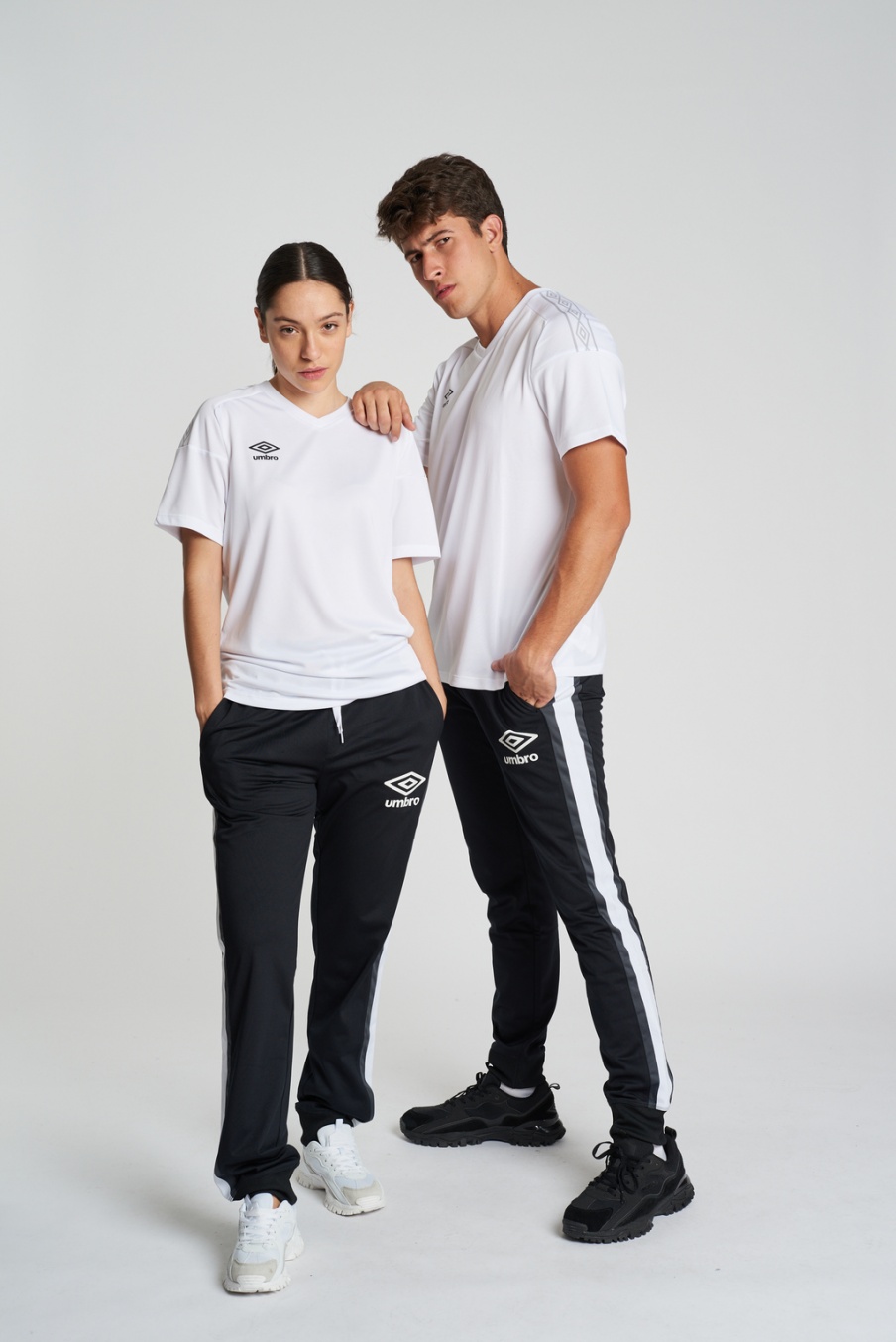 65504U-GR6 PANELLED TRACK PANT BLACK / CARBON / BRILLIANT WHITE