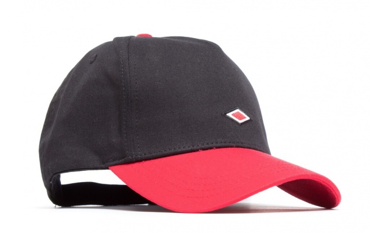 Umbro Black / Red Cap