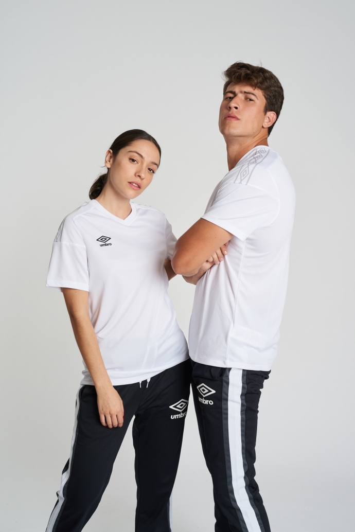Camiseta branca Umbro Legacy