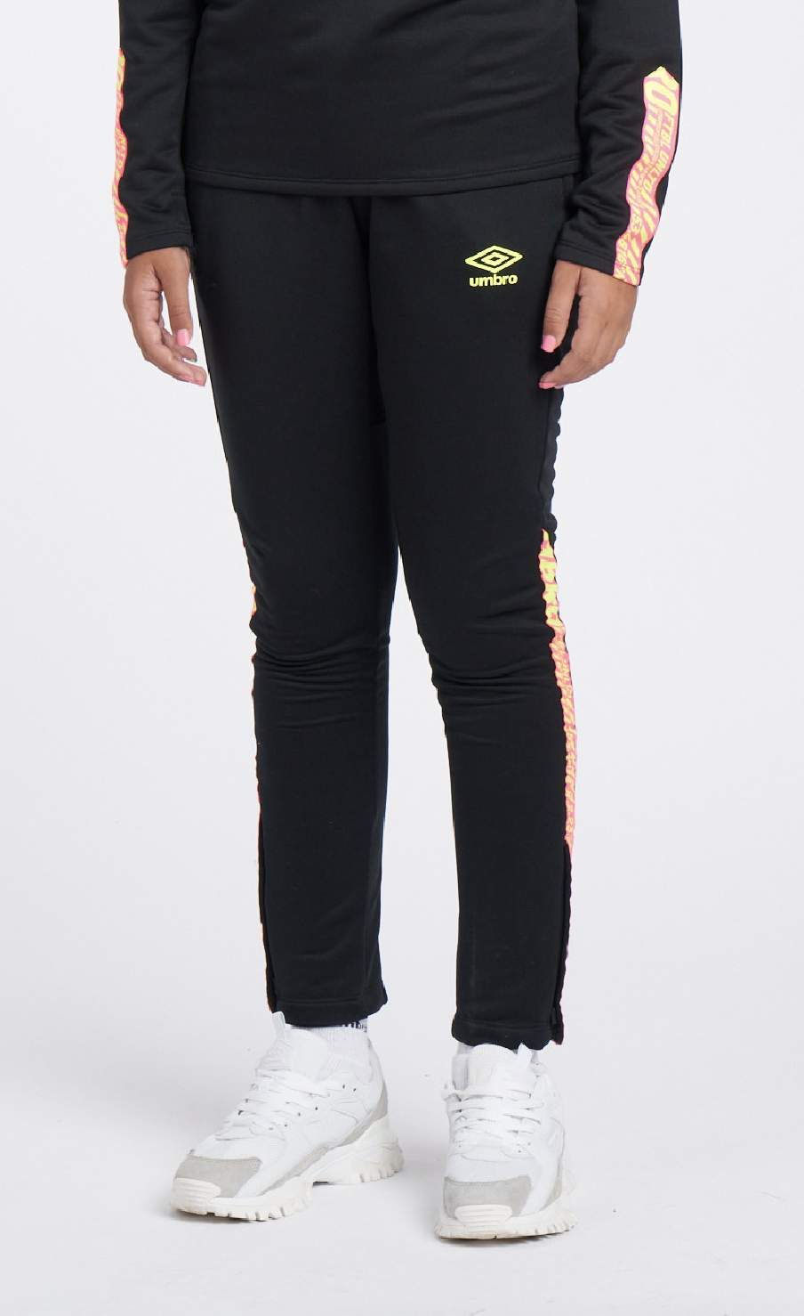 Umbro Axis Training Pant - JUNIOR - Black / Safety Yellow / Knockout Pink