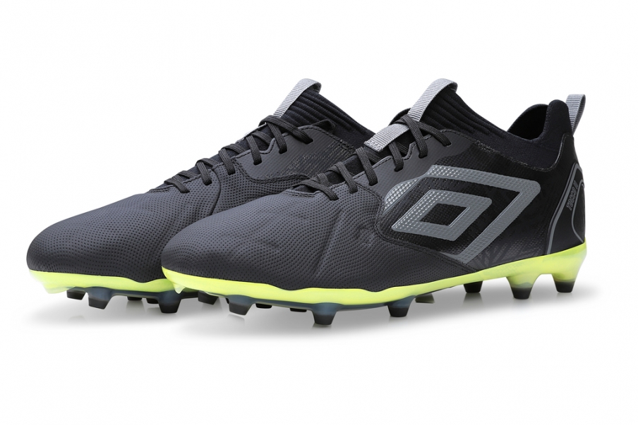 Chuteira Umbro Tocco II PRO FG Preto / Quiet Shade / Limeade