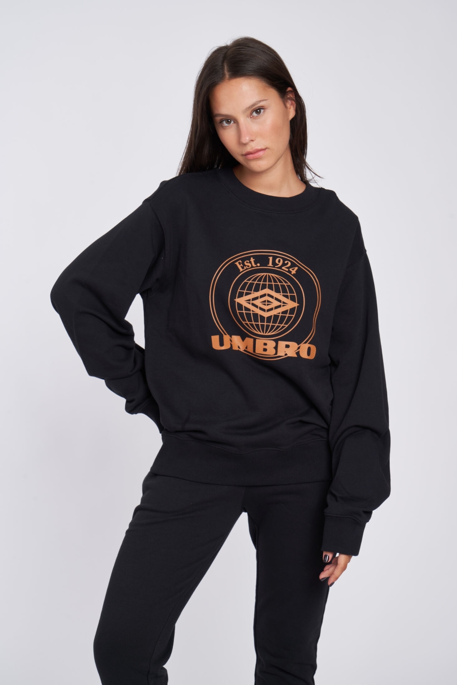 MOLETOM UMBRO COLLEGIATE GRAPHIC SWEAT PRETO