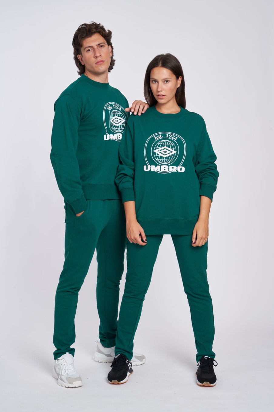 UMBRO COLLEGIATE GRAPHIC SWEAT STORM SWEATSHIRT