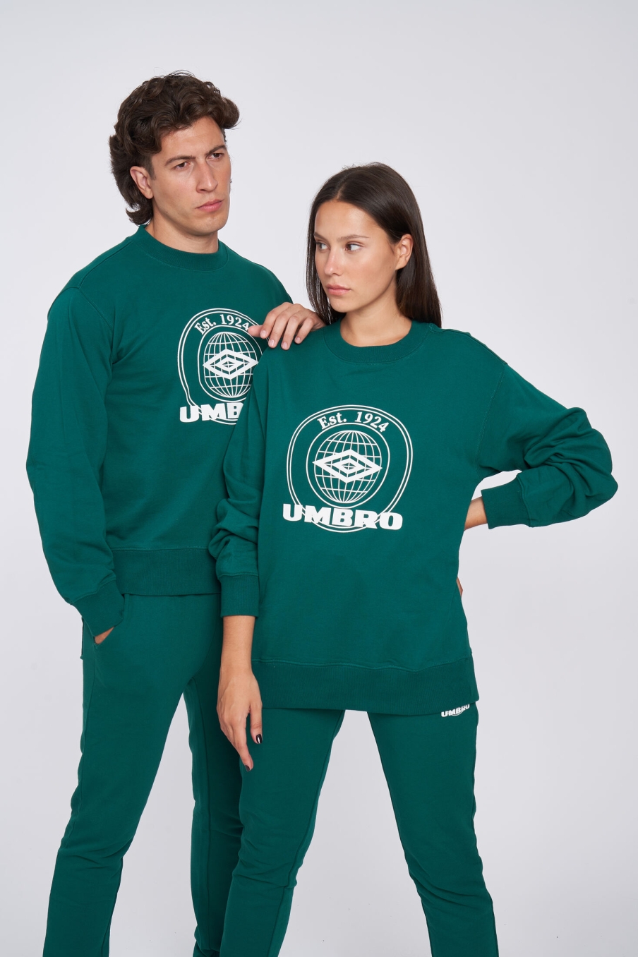 UMBRO COLLEGIATE GRAPHIC SWEAT STORM SWEATSHIRT