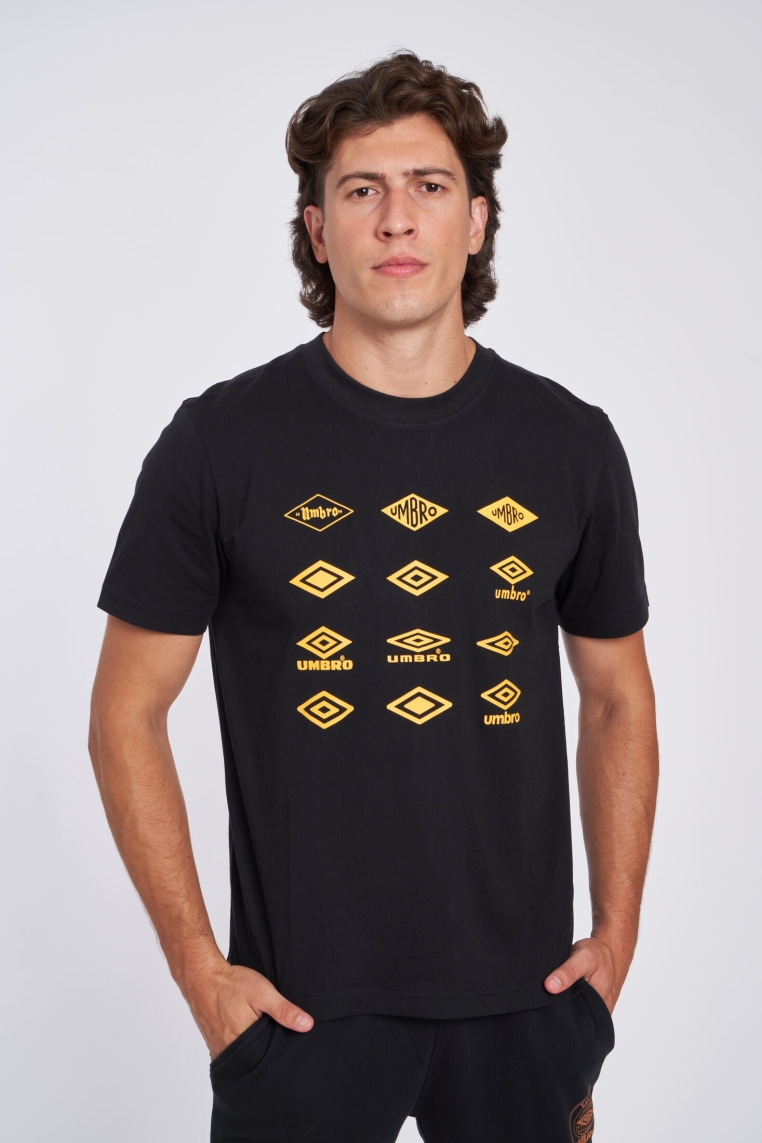 Umbro Historic Logos Graphic Tee Schwarzes T-Shirt