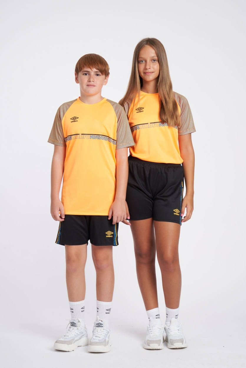 UMBRO SPIRITO JERSEY T-SHIRT – JNRANGE POP / SCHWARZ /...