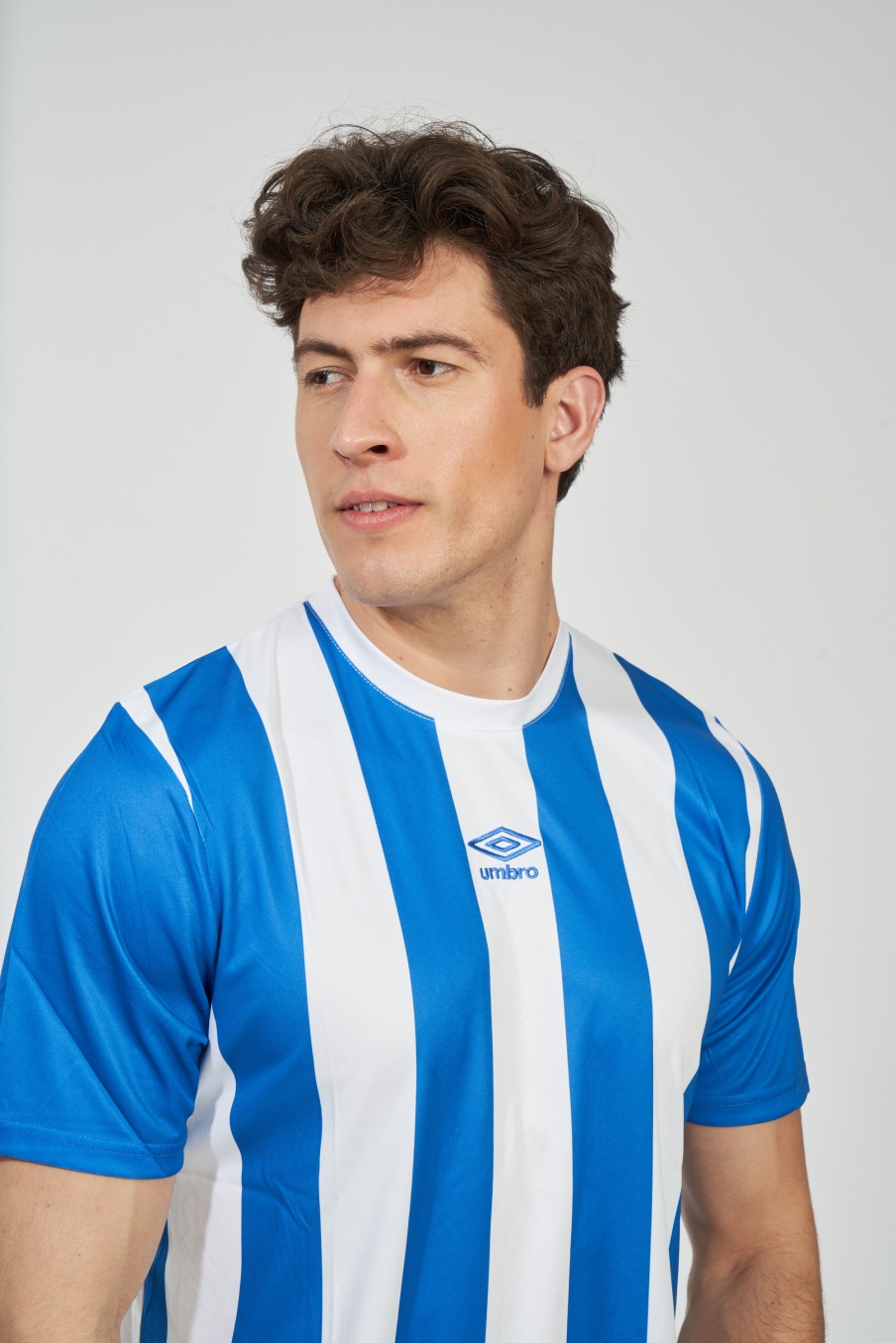 Camiseta Umbro Brave Azul/Branca