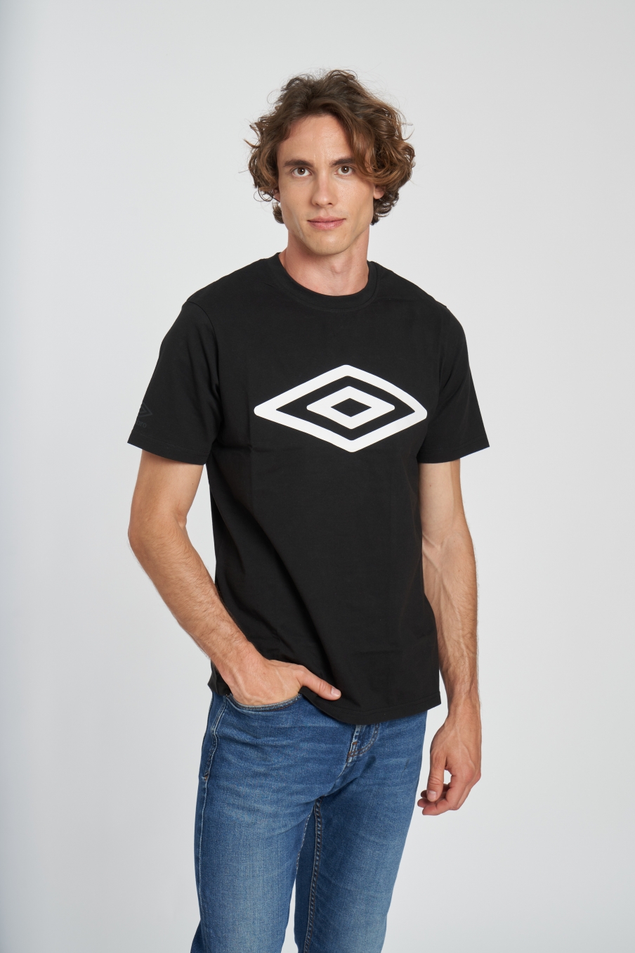 Camiseta preta Umbro Delphinus