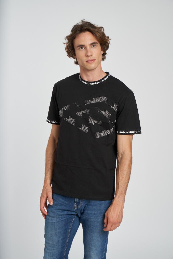 Camiseta preta Umbro Fornax