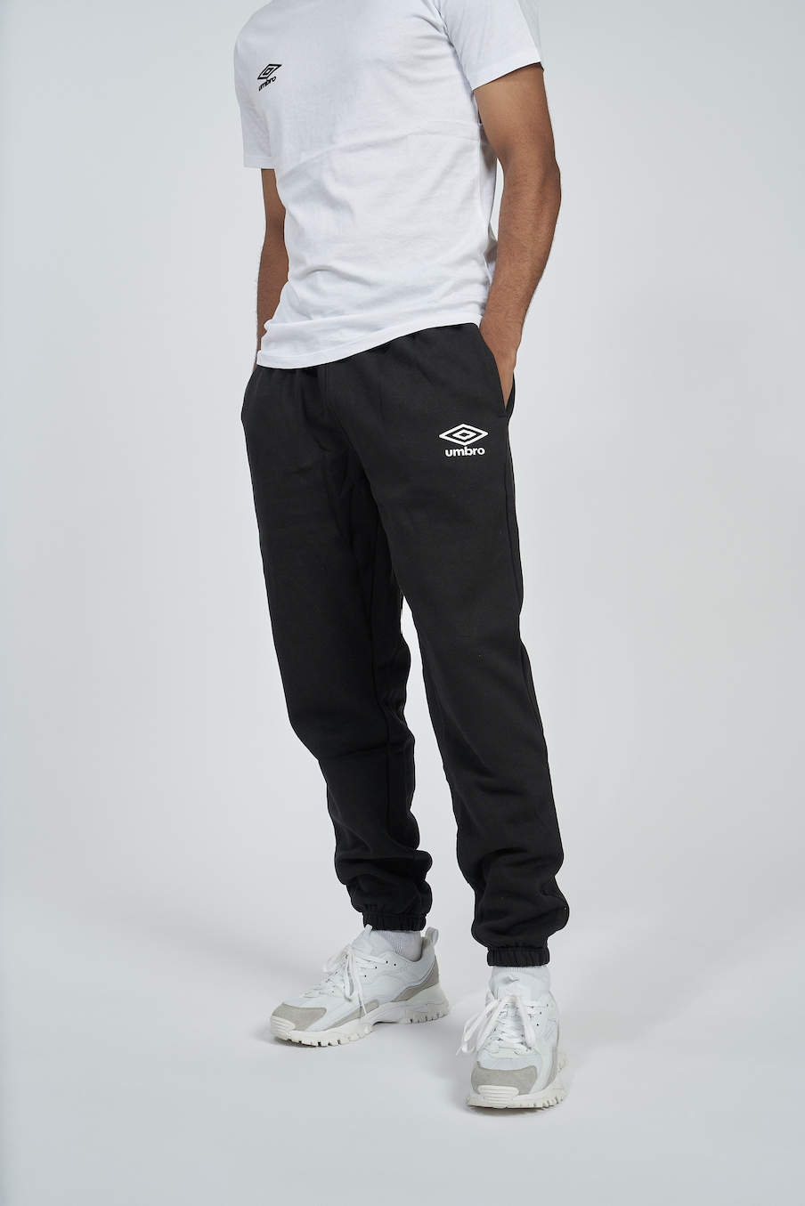Pantalón Umbro Wardrobe Black / White