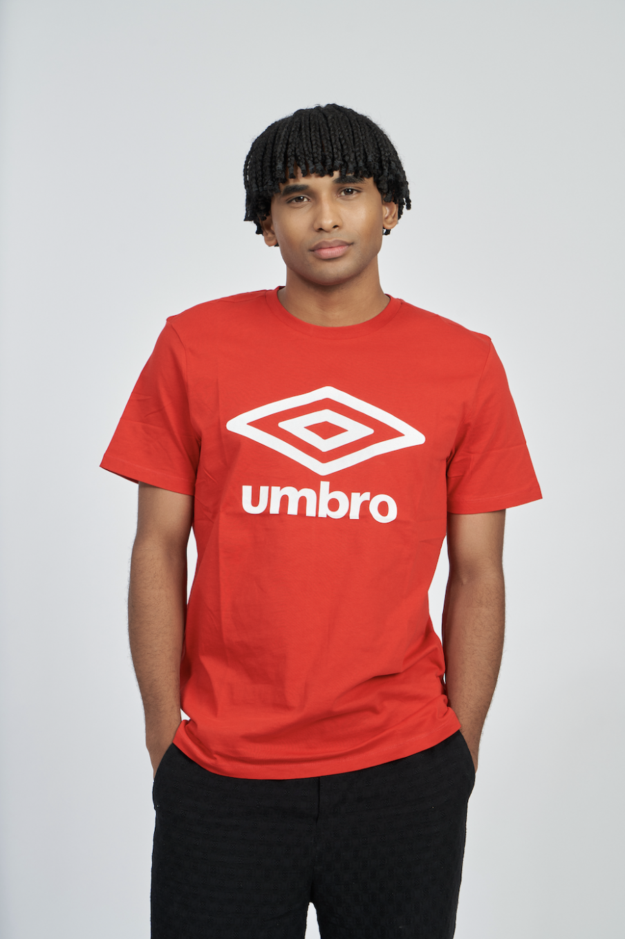 Camiseta Umbro Wardrobe Large Logo White / Black / White