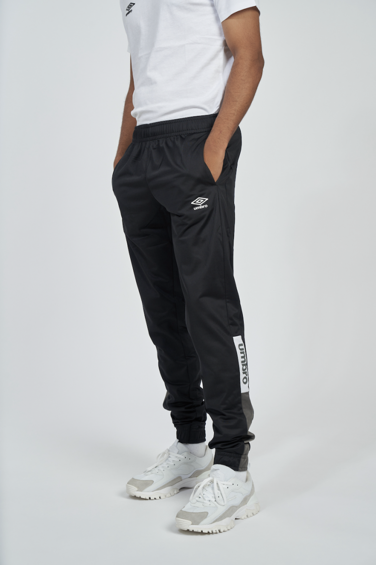 Pantalón Umbro Fw Sportswear Track Pant Black / Gunmetal / Brilliant White