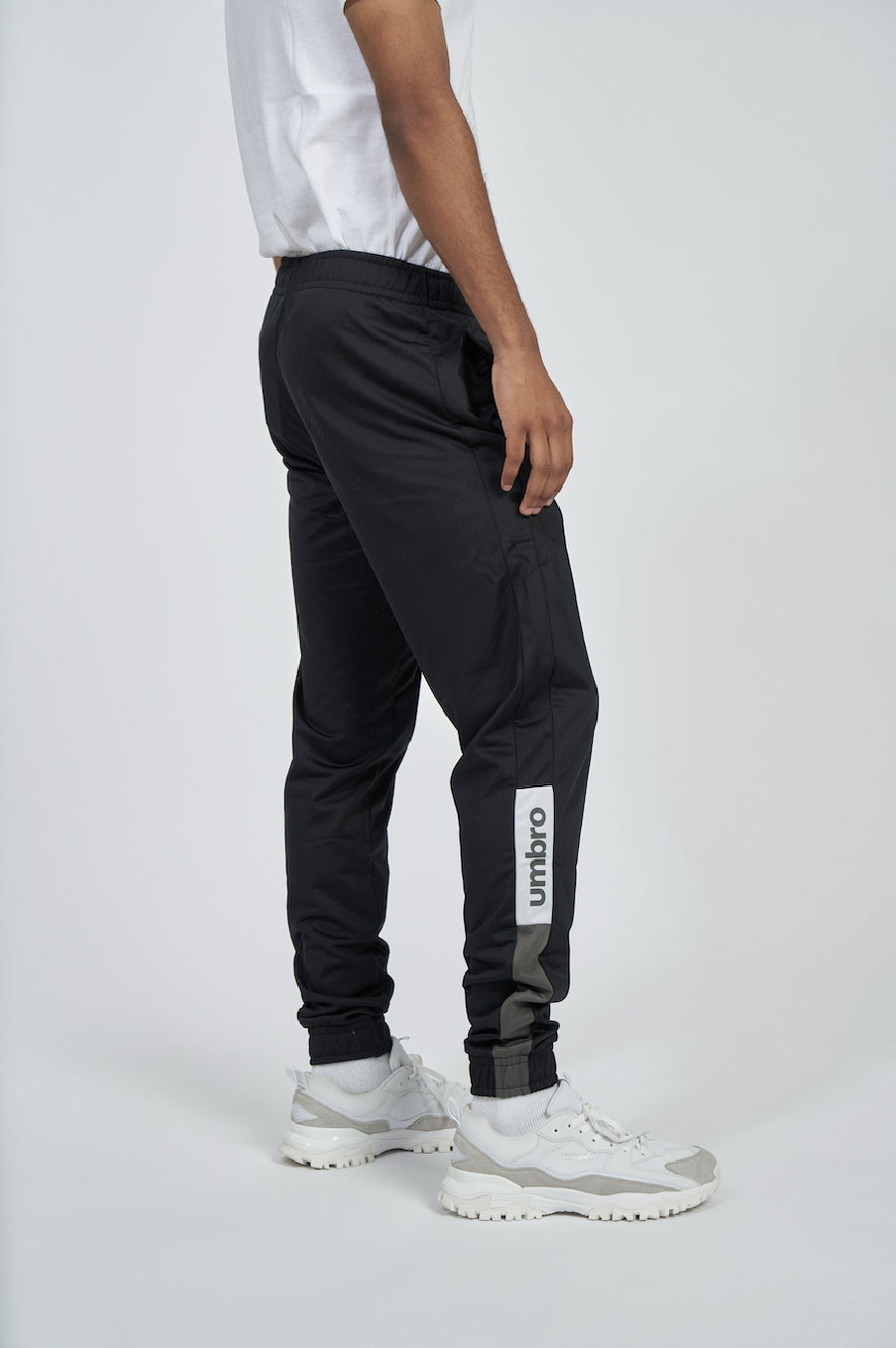 Umbro Fw Sportswear Track Pant Preto / Gunmetal / Branco Brilhante