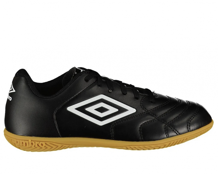 Zapatillas Futsal de la marca Umbro - Calidad y estilo para tus partidos de  fútbol sala