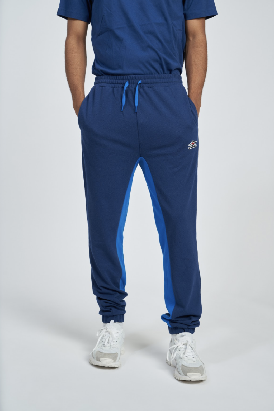 Pantalón Umbro Relaxed Jogger Estate Blue / Regal Blue