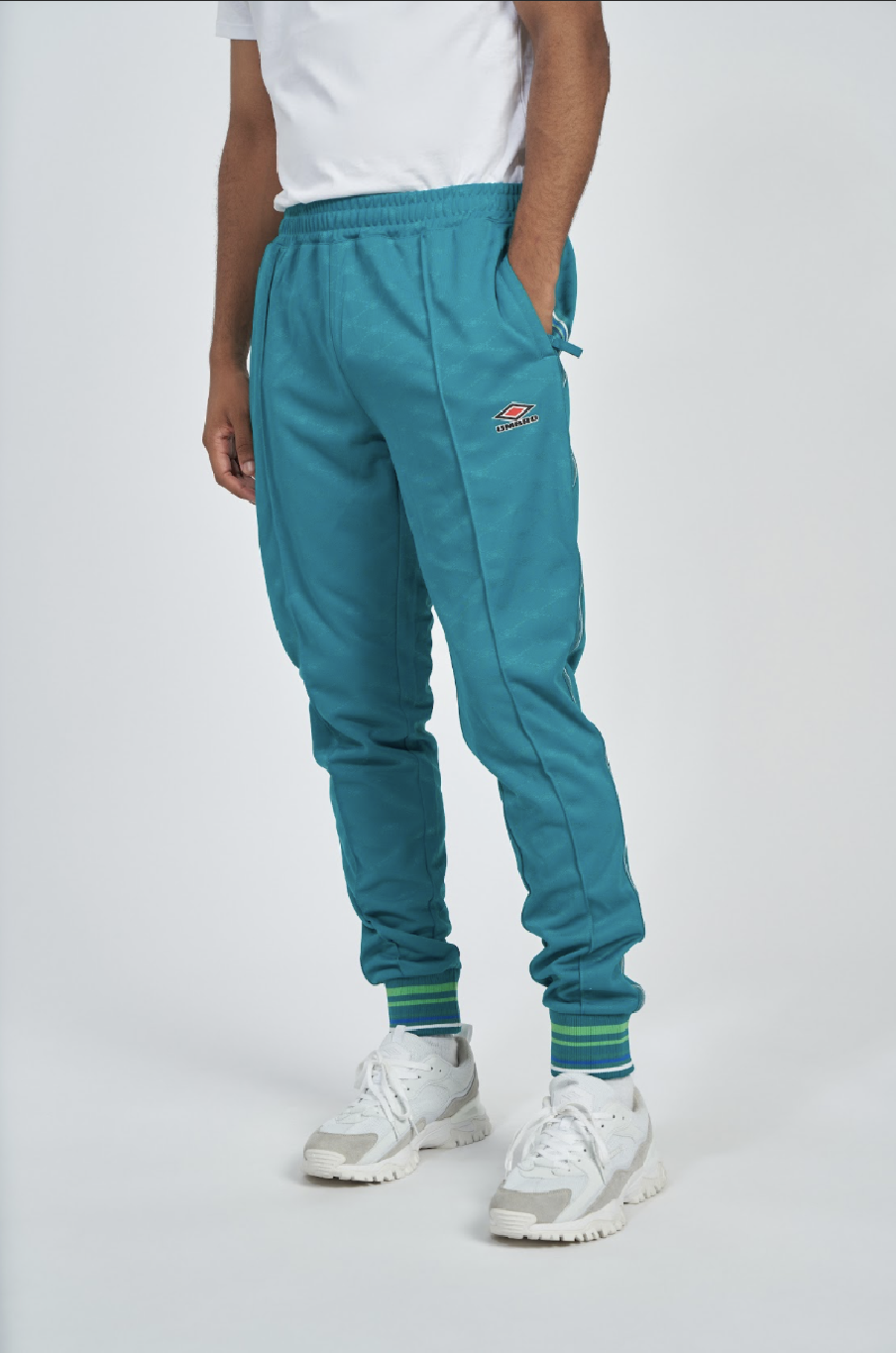 Pantalón Umbro Monogram Track Quetzal Green