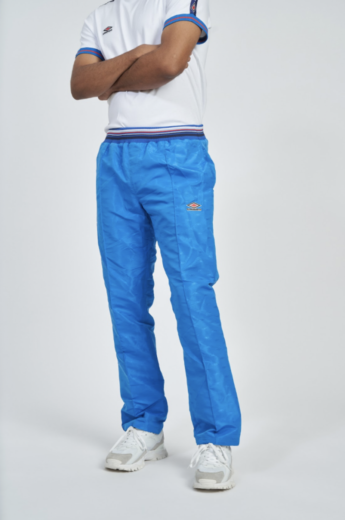 Pantalón Umbro Monogram Straight Leg...