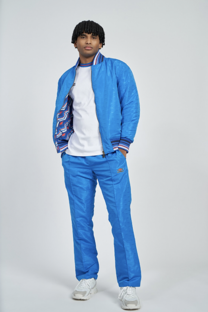 Pantalón Umbro Monogram Straight Leg...