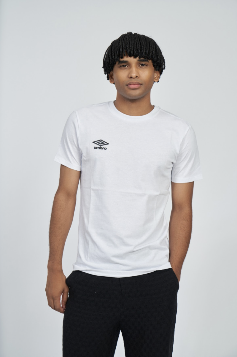 Camiseta Umbro Wardrobe Small Logo White / Black