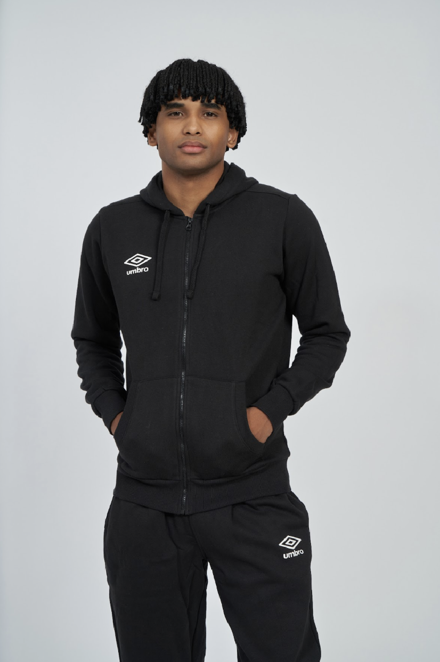 Moletom Umbro Guarda-Roupa com Capuz Pequeno Logo Preto