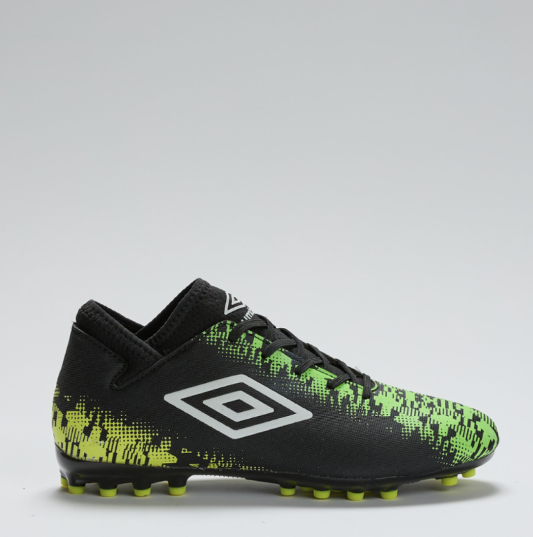 Bota De Fútbol Umbro Formation II AG - JUNIOR - Black / White / Green Gecko / Safety Yellow