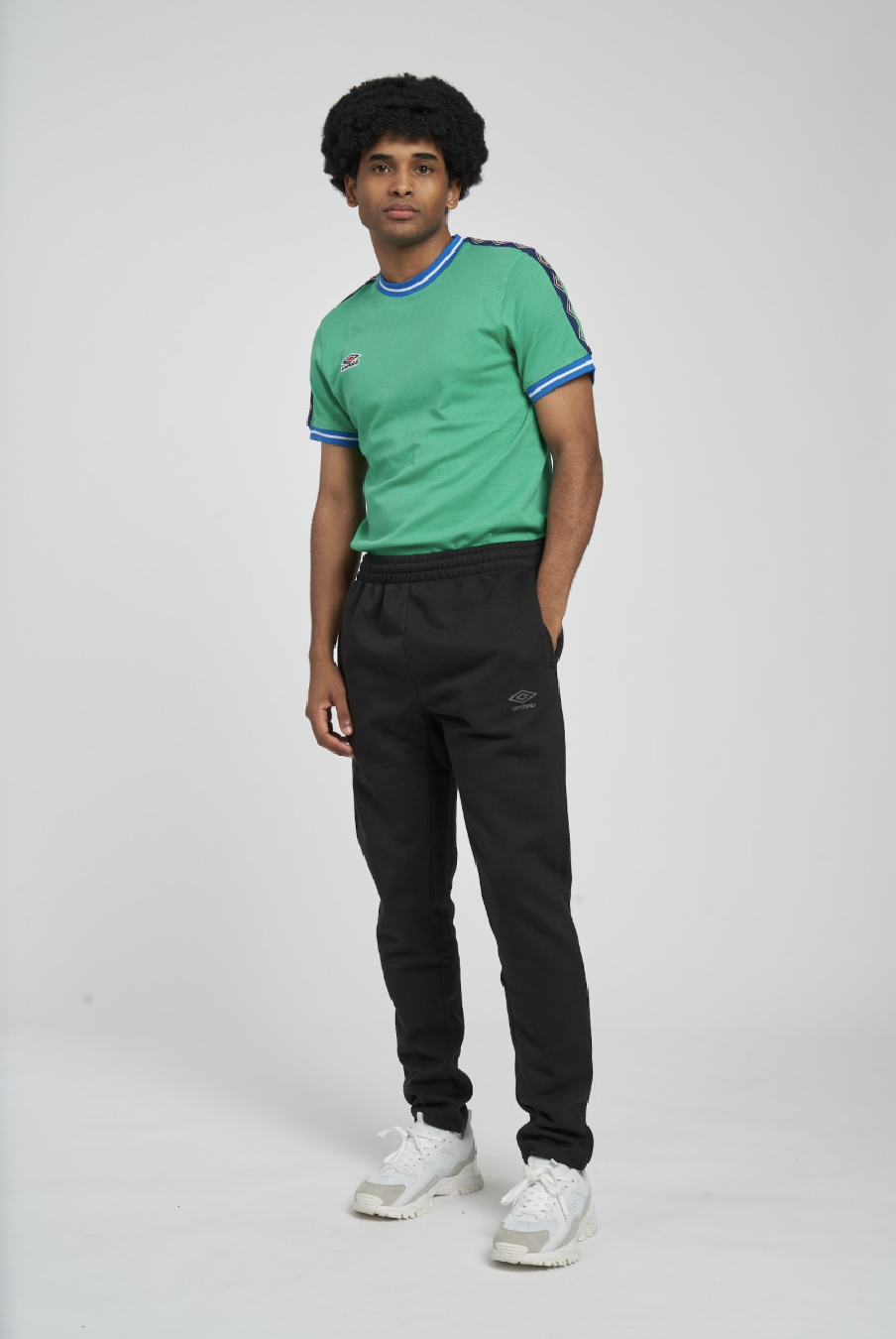 Pantalón Umbro Fleece Jogger Black / Castlerock