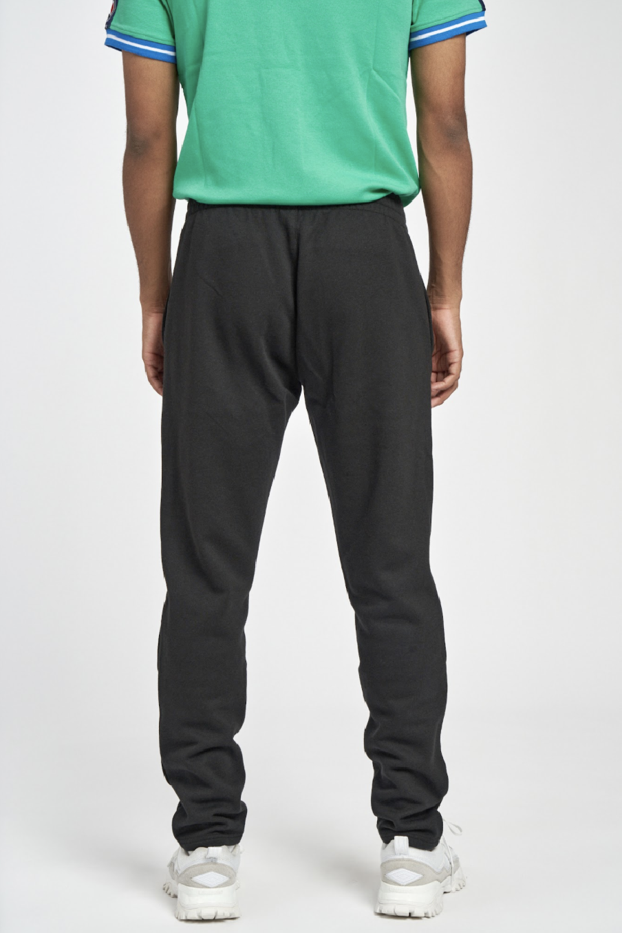 Pantalón Umbro Fleece Jogger Black / Castlerock