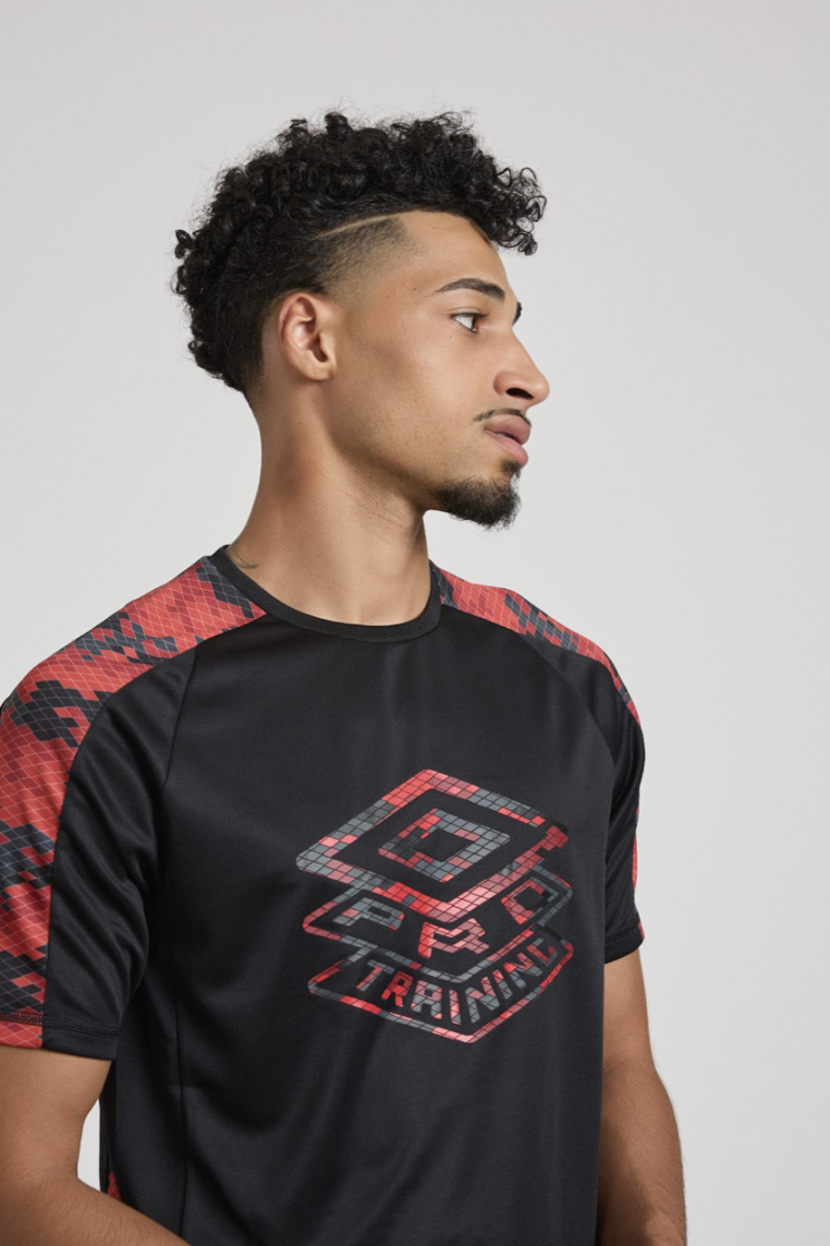 CAMISETA PRO TRAINING ACTIVE JERSEY BLACK / RED DAHLIA