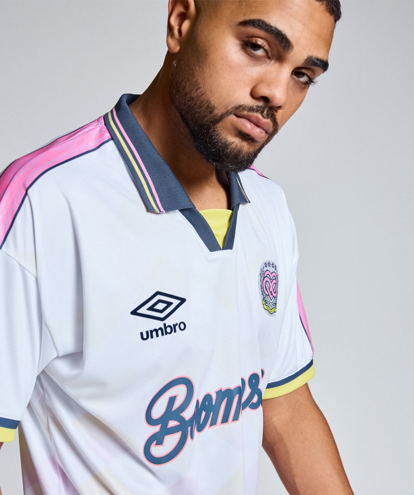 Camiseta Umbro Casa Boombástica 2025...