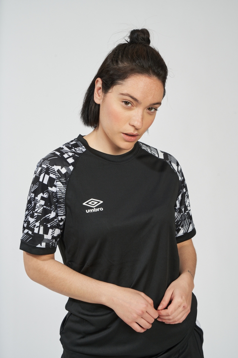 T-shirt Umbro Kabele black / white