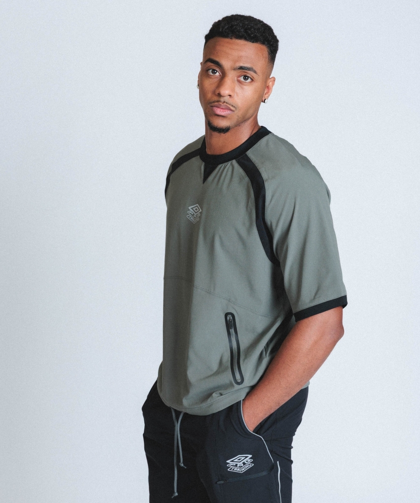 Camiseta Umbro Pro Training Elite Woven Pullover Gunmetal/Black