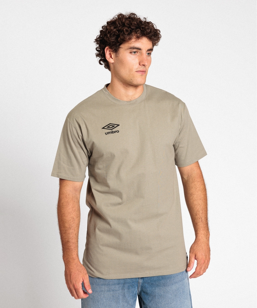 Camiseta Umbro Essentials Tee Dusty Olive / Black