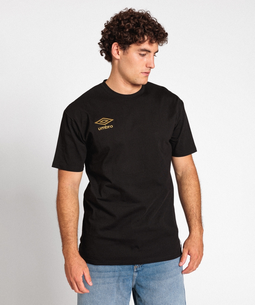 Camiseta Umbro Essentials Tee Black / Dusty Olive