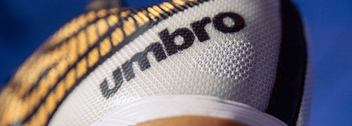 Umbro men's indoor soccer shoes - Quality and style in every match