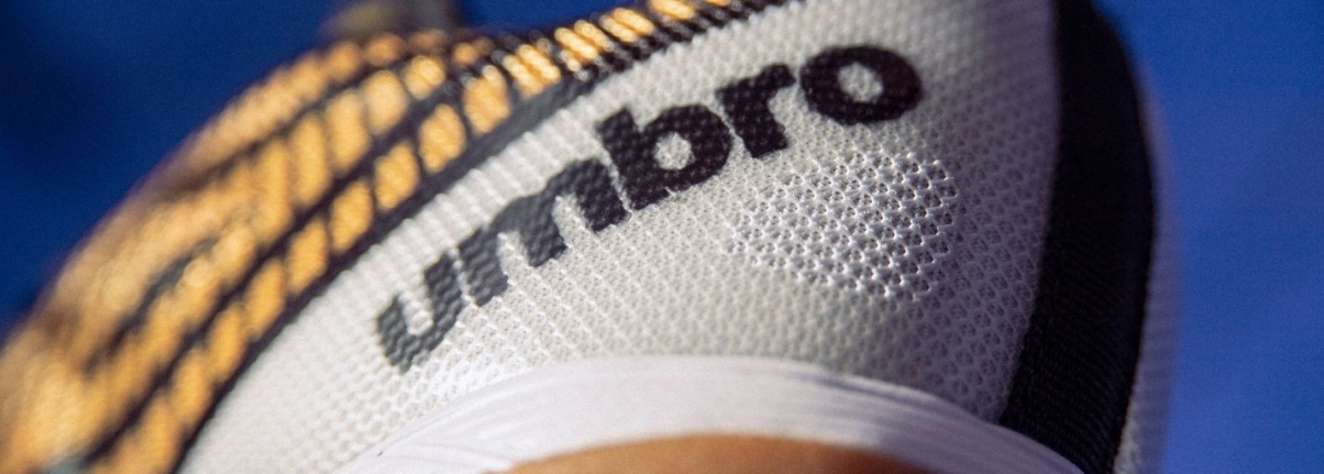 Umbro men's indoor futsal shoes - Quality and style in every match