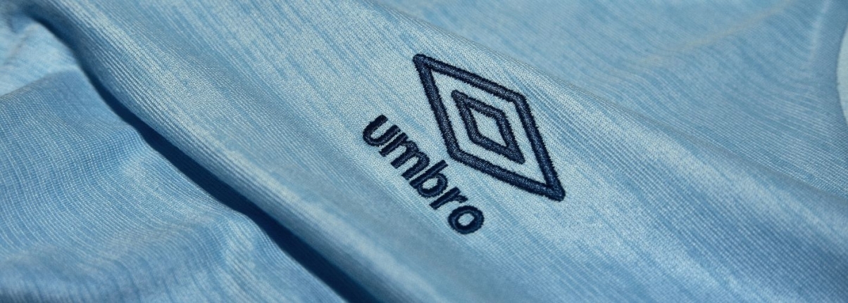 Compra anoraks para niños de la marca Umbro | Tienda oficial Umbro