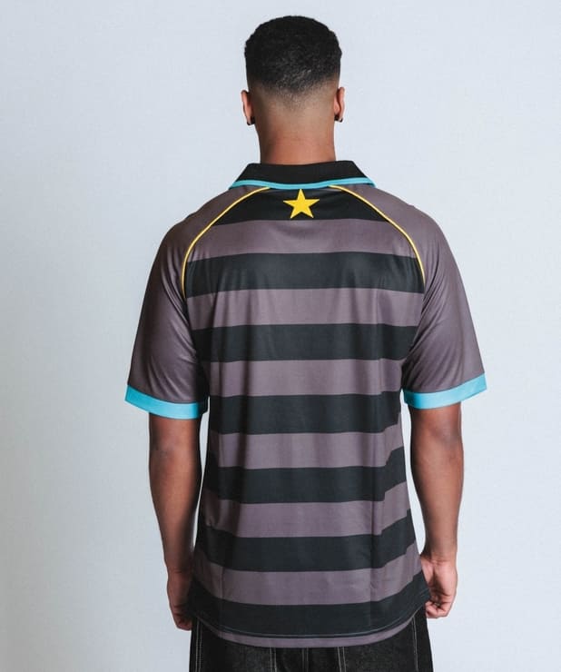 Mejores camisetas de f&uacute;tbol retro emblem&aacute;ticas