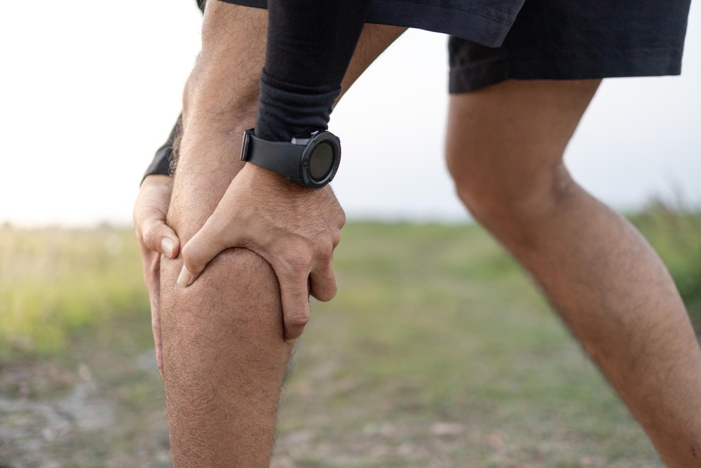 Cómo prevenir y aliviar el dolor de gemelos al correr